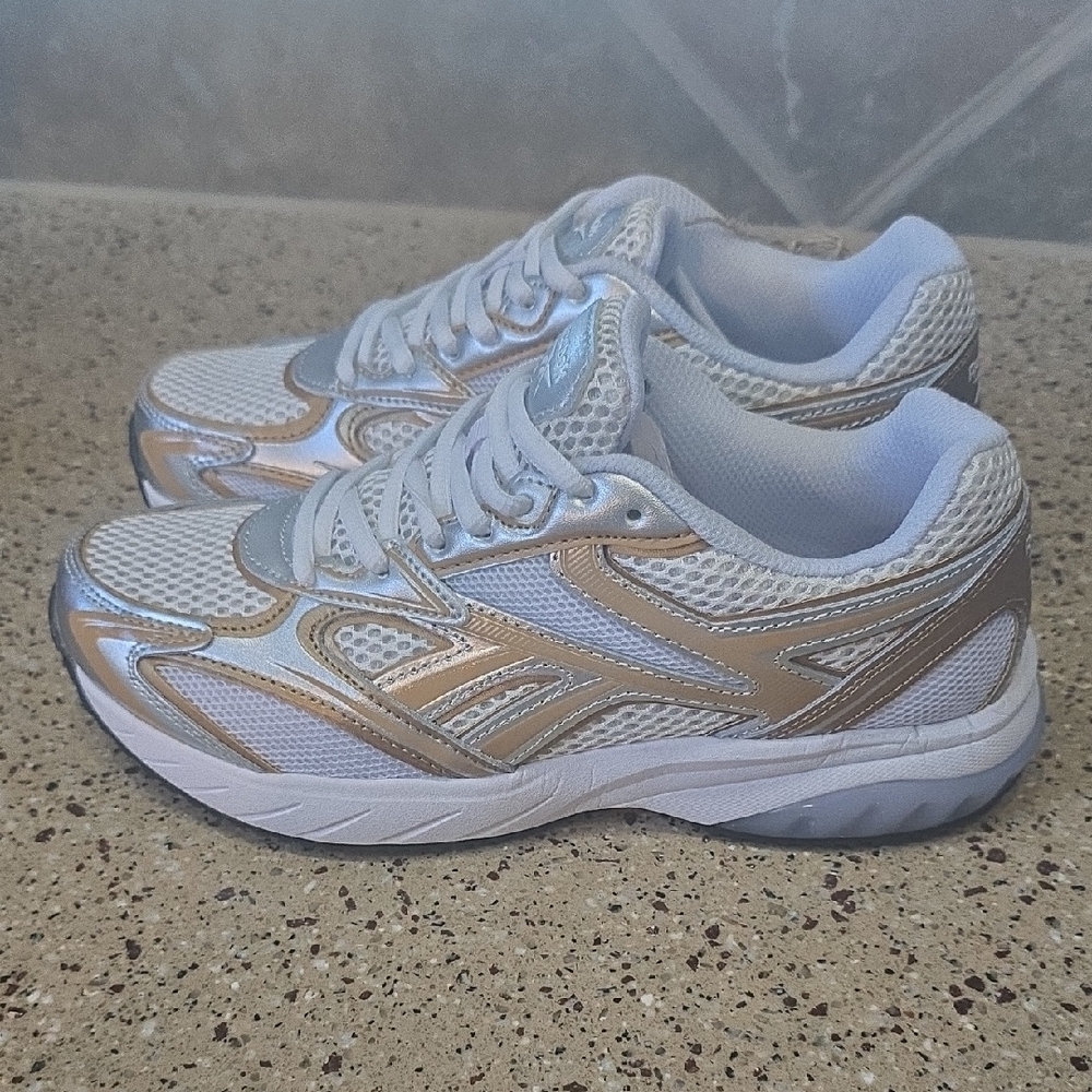 Reebok White and Gold Women's Sneakers
